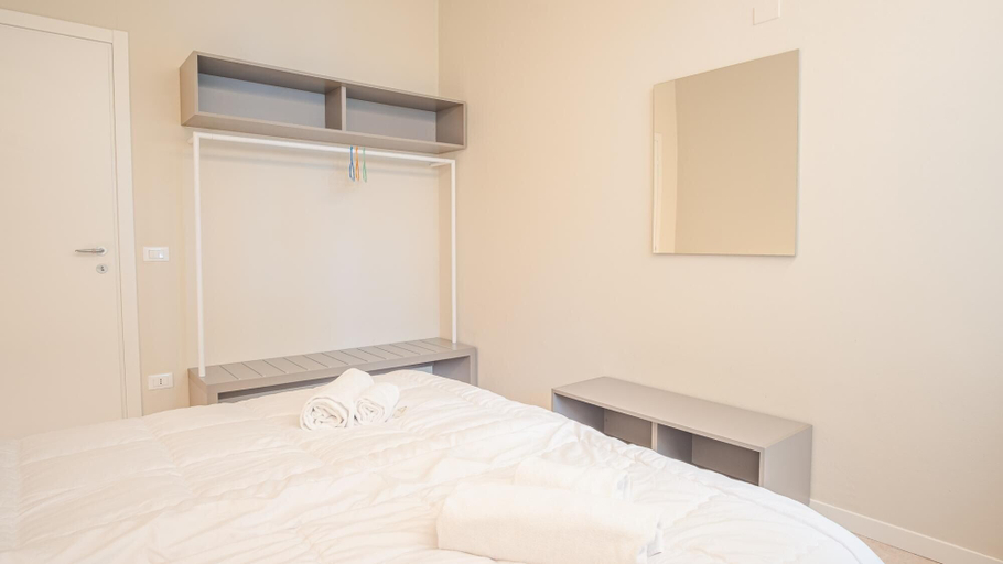 Bedroom 2, Sweet Lake Apartment - Italian Homing, Brescia