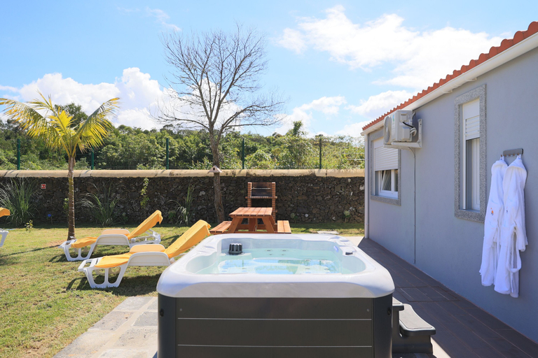 Sport & Beauty 2, Parrots Village, Ribeira Grande