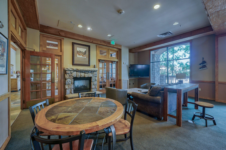 Public Area 5, BLCD2 Buffalo Lodge 2 bed 2 bath, Summit