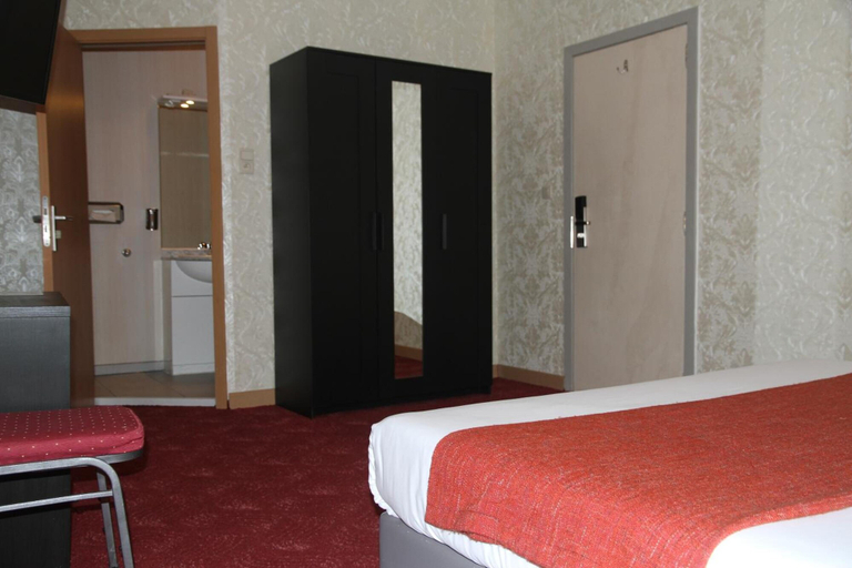 Bedroom 2, Hotel De Spiegel, Oost-Vlaanderen