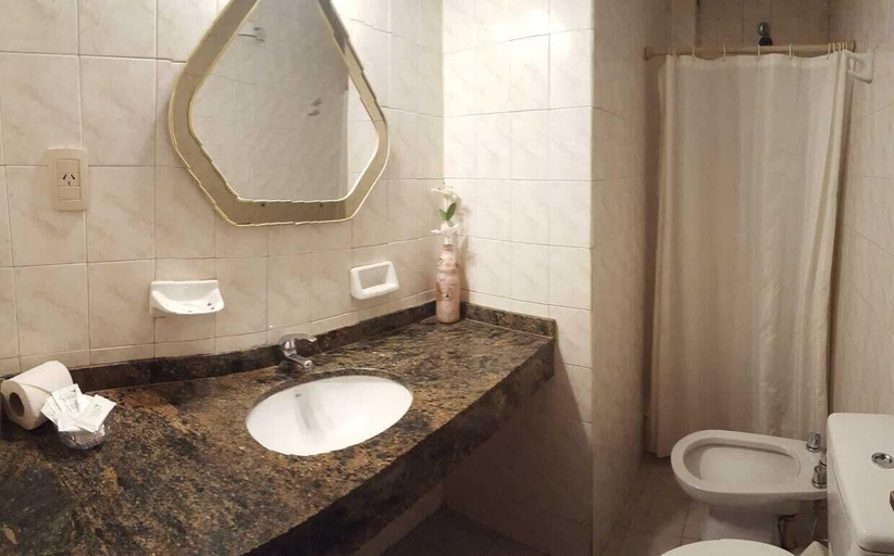 Bathroom 5, Crystal Hotel, Capital