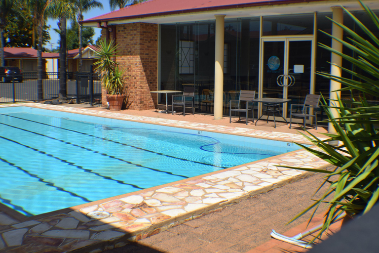 Sport & Beauty 5, The Oxley Motel, Dubbo - Pt A