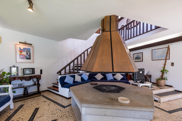 Bedroom 3, Rent4rest Sesimbra 4Bdr Ocean View and Private Pool Villa, Sesimbra