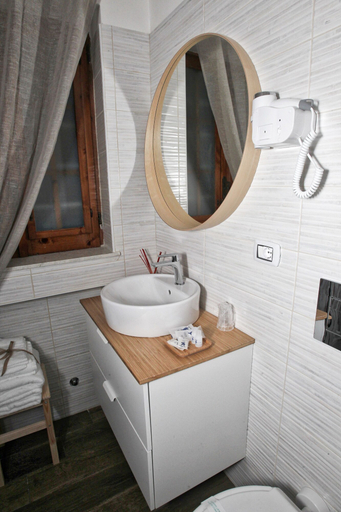 Bathroom 5, Villa al Mare B&B, Bari