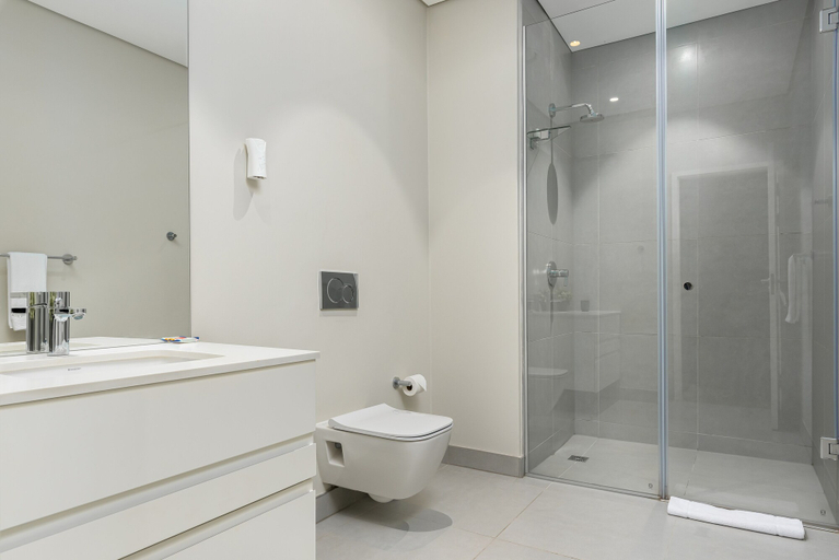 Bathroom, The Axis 212, City of Cape Town