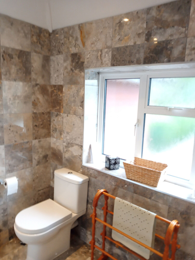 Bathroom 4, Oak End Lodge, Kent