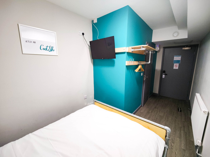 Bedroom 4, Cwtsh Hostel, Swansea