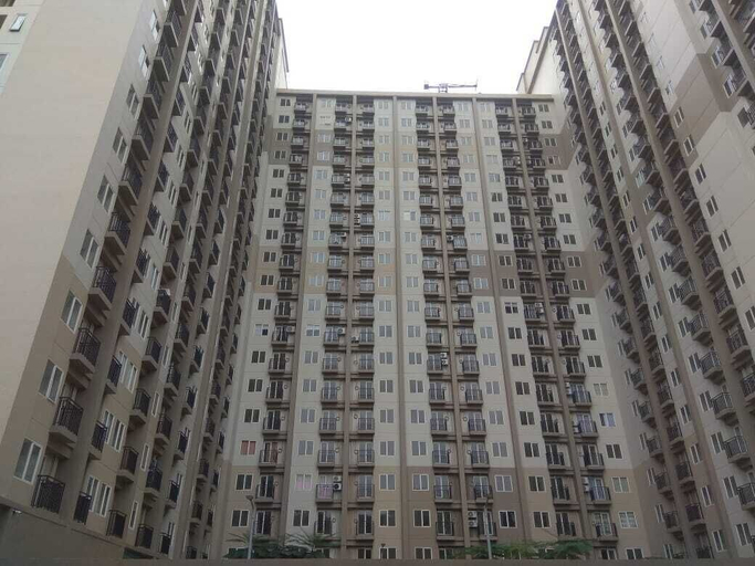 Exterior & Views, Graceful Studio Room at Podomoro Golf View Apartment By Travelio, Bogor