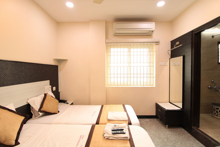 Bedroom 3, Hotel Rathnavel Towers Annex, Kancheepuram