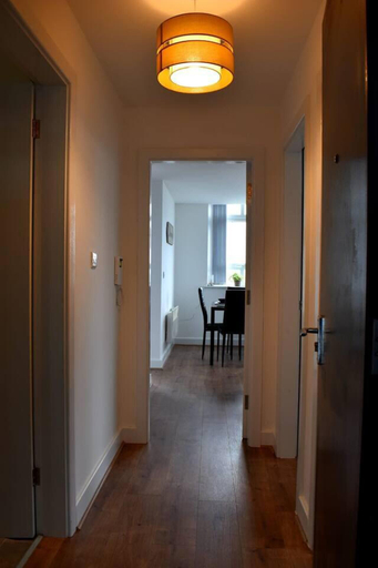 Others 5, Remarkable 2-bed Apartment in Leafy Sefton Park, Sefton