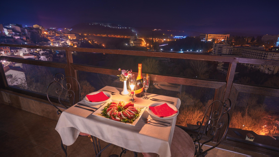 Food & Drinks 4, PANORAMA, Veliko Tarnovo
