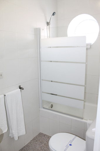 Bathroom 5, Hotel Restaurante Vía Sevilla - Cádiz by MA 22 Puntos, Sevilla