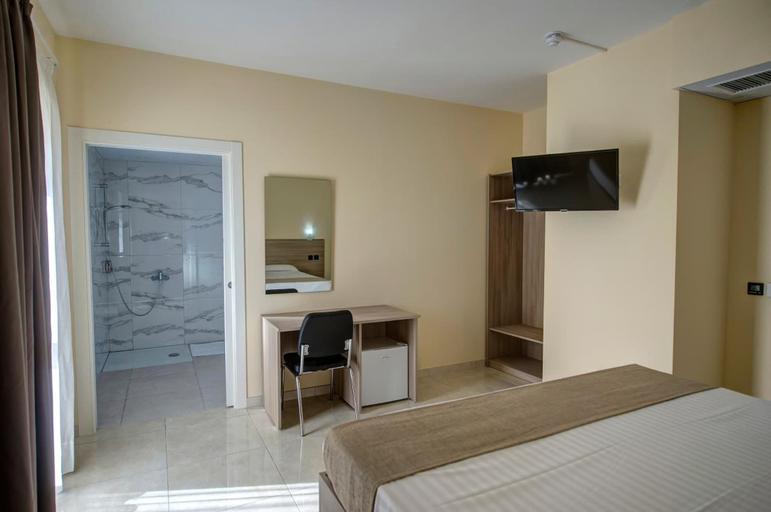 Bedroom 4, Allegro Hotel, St Julian's