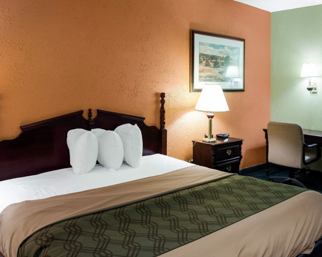 Bedroom 3, Econo Lodge Canton I-55, Madison