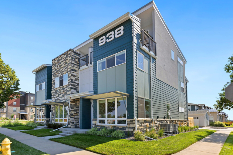 Exterior & Views 2, 938 Jerome St Unit 3, Larimer