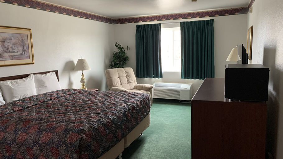 Bedroom 3, Fairbridge Inn & Suites, Miles City, Custer