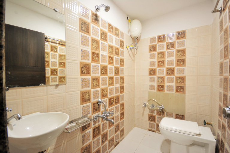 Bathroom 3, Hotel Science City Inn, Ahmadabad