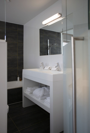Bathroom 3, B&B Baron's House Neerijse - Leuven, Vlaams Brabant