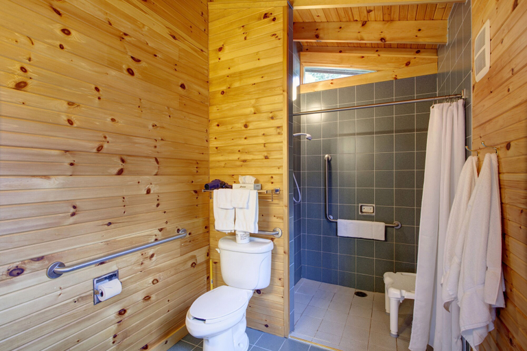 Bathroom 4, Liscombe Lodge Resort and Conference Centre, Guysborough