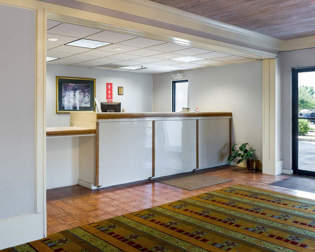 Others 5, Econo Lodge Canton I-55, Madison