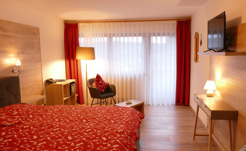 Bedroom 3, Landhotel Basler Hof, Rottweil