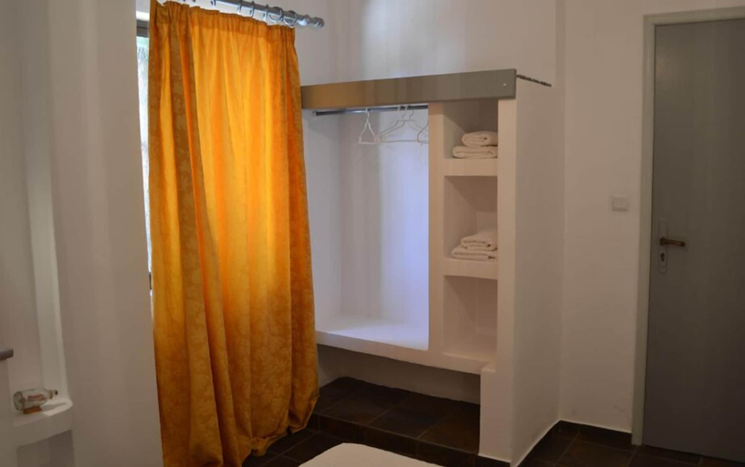 Bedroom 2, Kochylas Studios, Central Greece