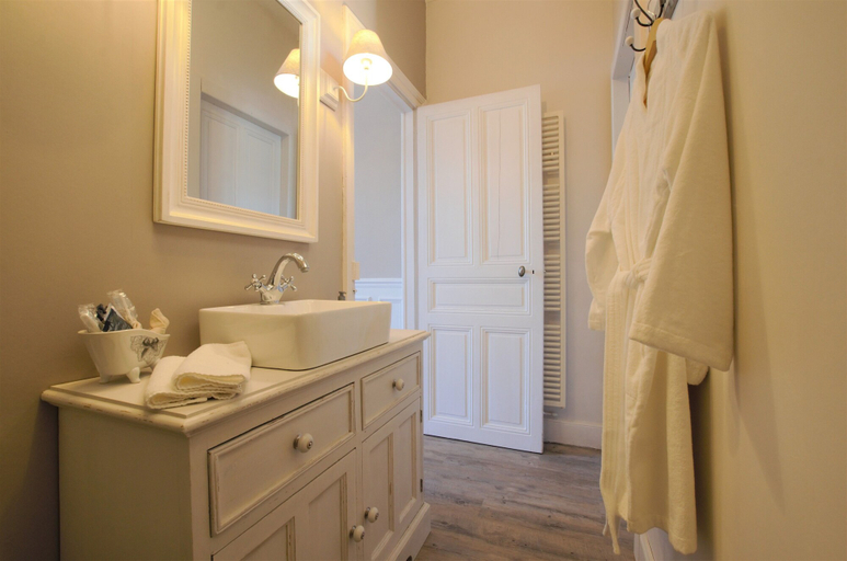 Bathroom 4, A l'Aube de Troyes, Aube