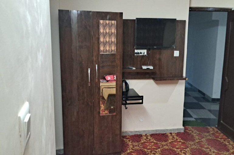 Others 5, Hotel VEE, Chamba