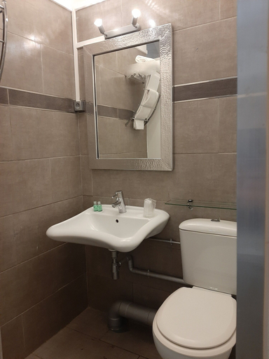 Bathroom 3, Hôtel Le Petit Château, Alpes-Maritimes