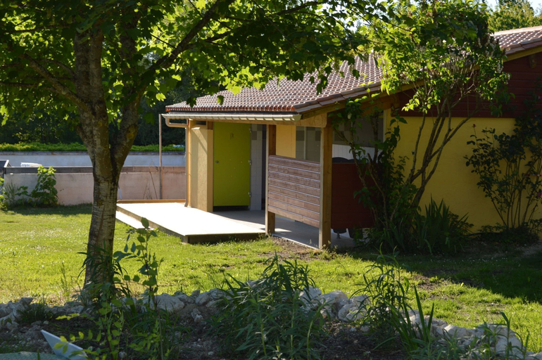 Exterior & Views 2, Camping Le Petit Lion - Lodges Bois, Dordogne