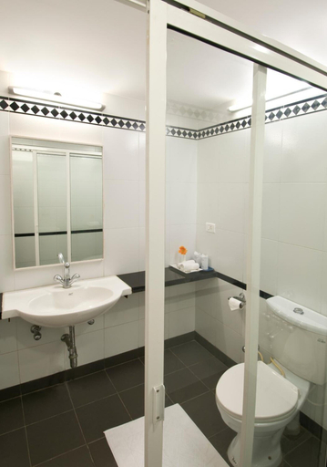 Bathroom 4, Grand Hotel Agra, Agra