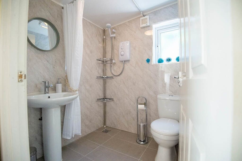 Bathroom, Shiloh, Carmarthenshire