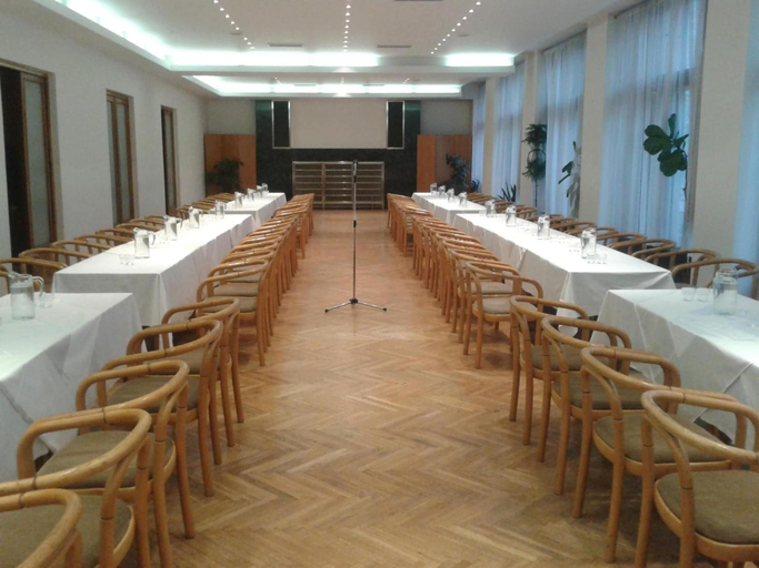 Food & Drinks 5, Hotel Legie, Praha 1