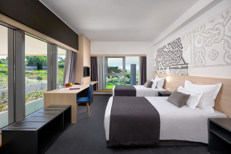 Bedroom 3, Hotel Salona Palace, Blaca