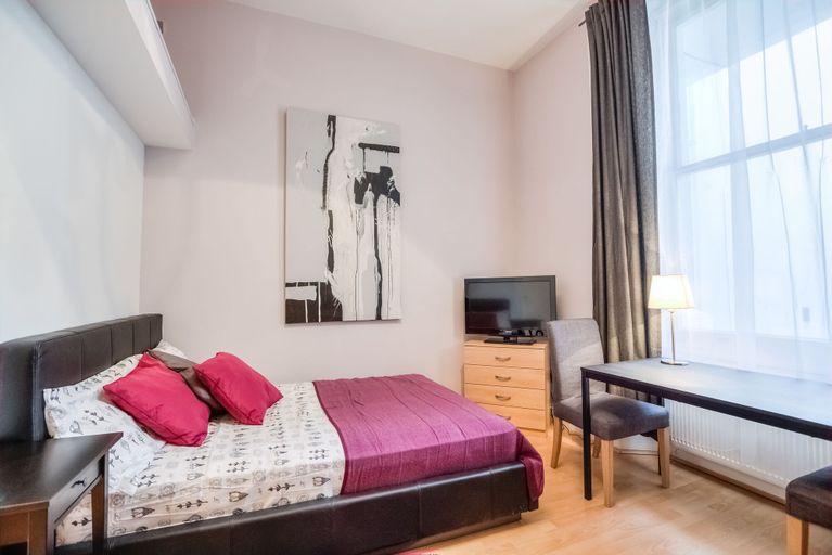Bedroom 5, QB 6, London