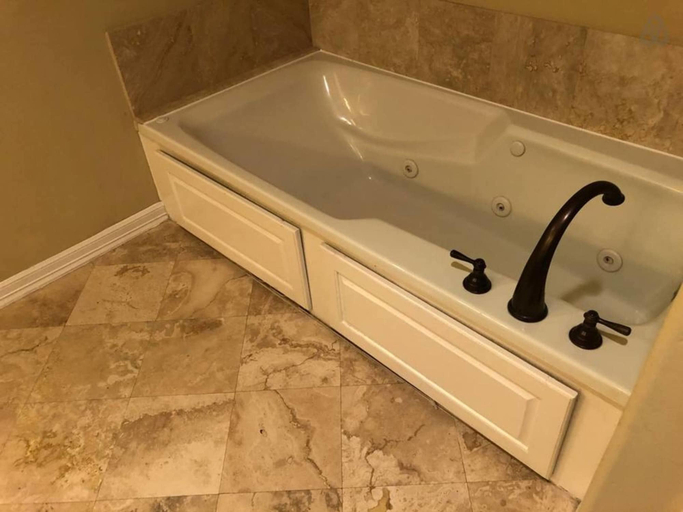 Bathroom 4, 4 Story Rooftop - Executive Corporate Housing, Houston