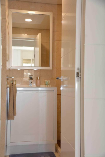 Bathroom 4, Renovated White 3BD next to Beach - Pool