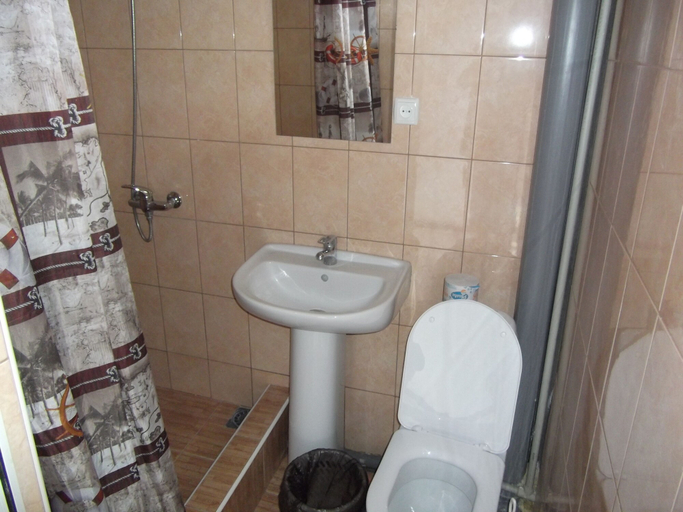 Bathroom, Gostevoy Dom na Glavnoy, Sochi gorsovet