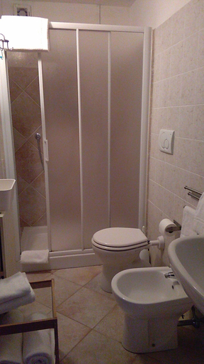 Bathroom 4, Il Gelso, Pisa