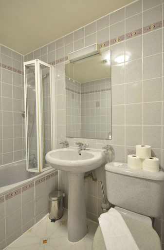 Bathroom 5, Alexandra Hotel, London