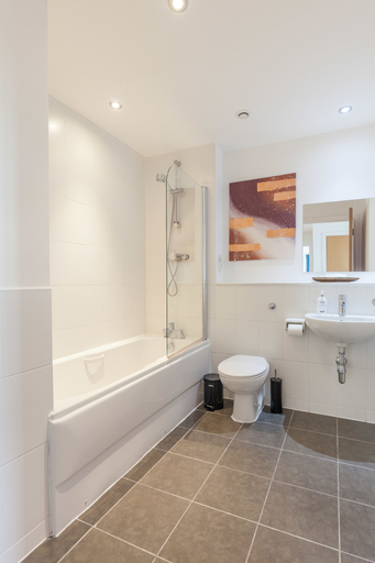 Bathroom 4, Stylish Garden View Apartment, Edinburgh