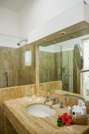 Bathroom 5, Las Brisas Acapulco, Acapulco de Juárez