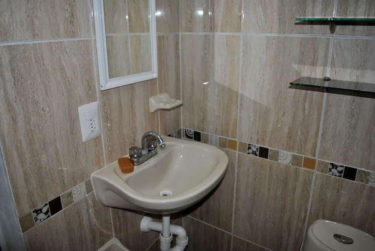 Bathroom 5, Casa Chipotle, Isla Mujeres