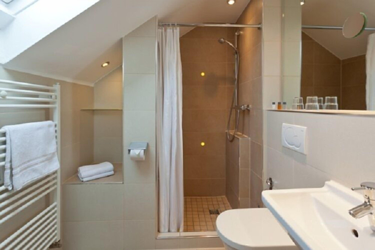 Bathroom 5, Hotel Iris am See, Konstanz