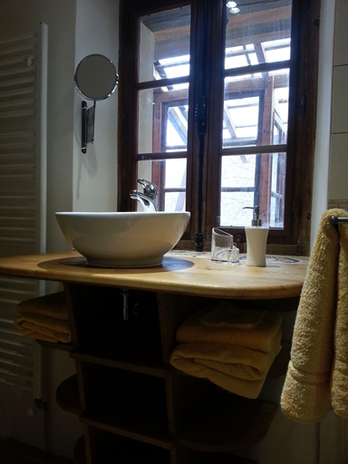 Bathroom 5, Moulin Lou Apmay, Lot