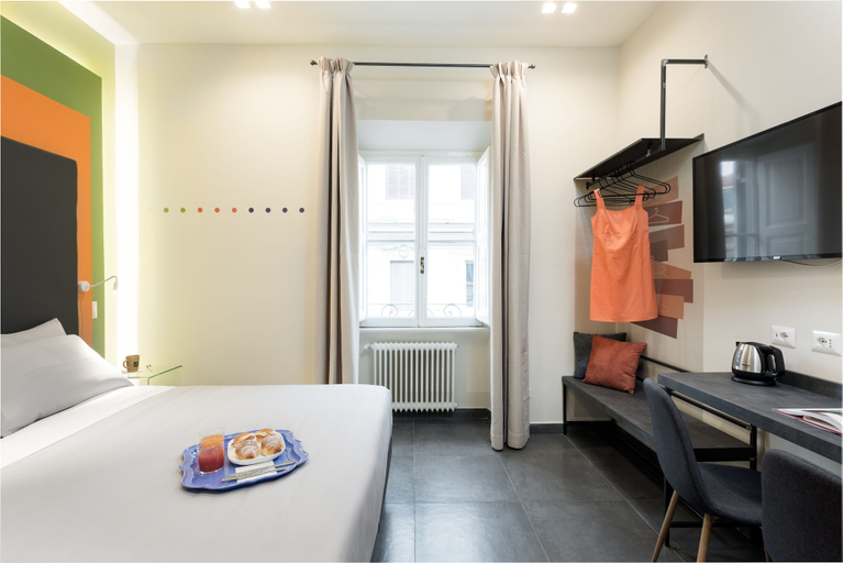 Bedroom 3, Circle In The Square, Rome