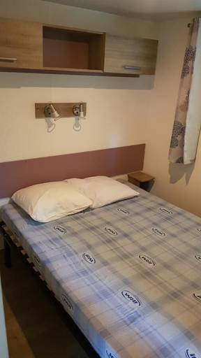Bedroom 2, Camping Le Pigeonnier, Dordogne