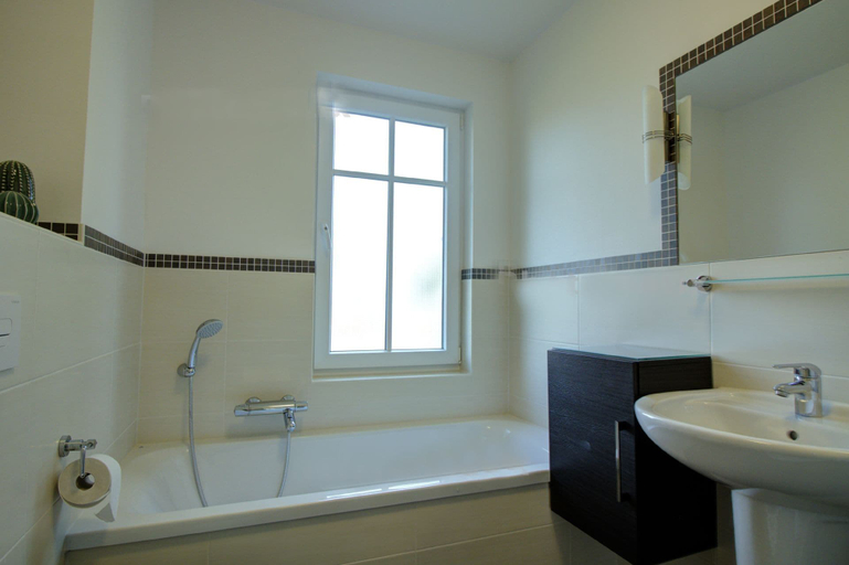 Bathroom 4, Carolin Dangast, Friesland