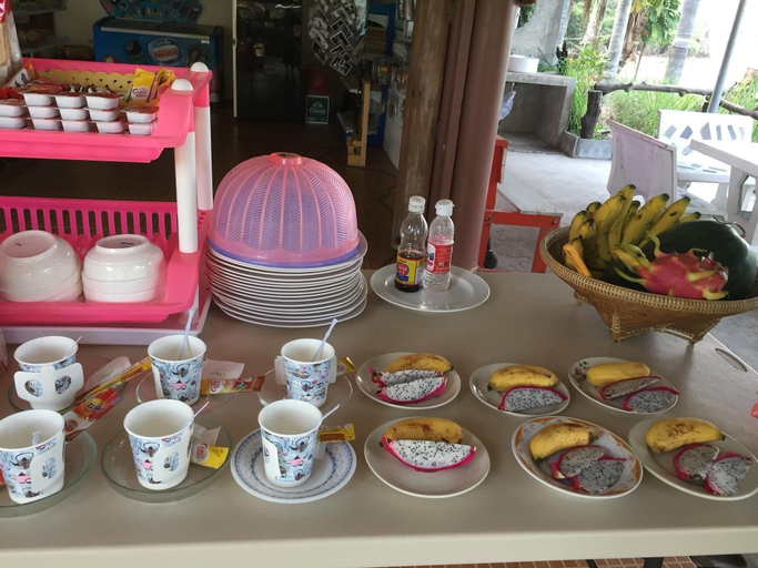 Food & Drinks 5, Lee Red House, K. Ko Kut