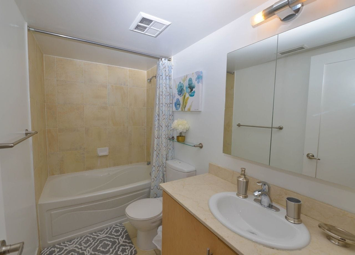 Bathroom, Sarkar Suites - Blue Jays Way, Toronto